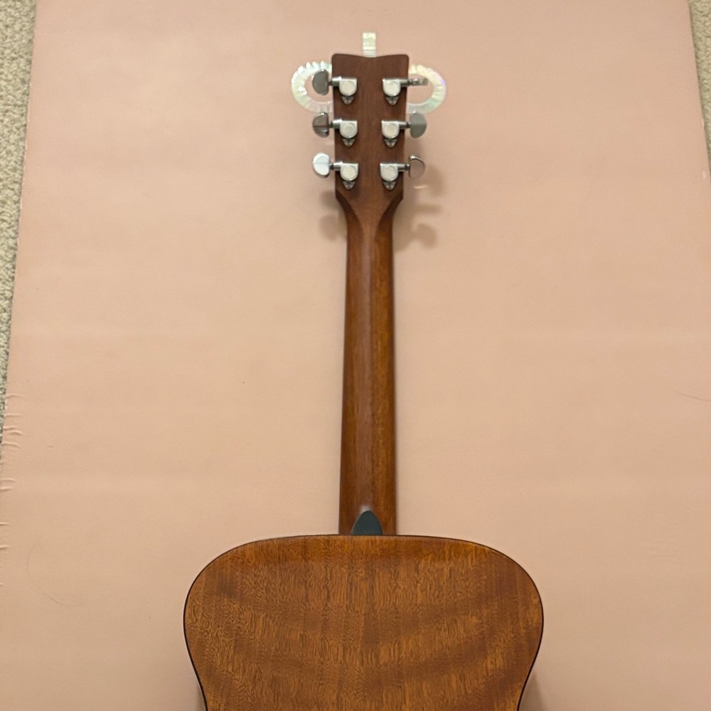 Guitar - Picture 3 of 3